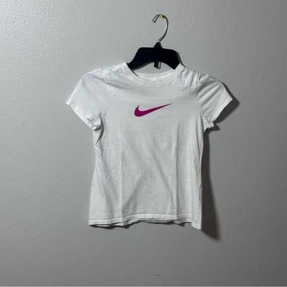 Nike The Nike Tee Kids White T-Shirt Athletic Cut Girls size M. - Picture 1 of 5